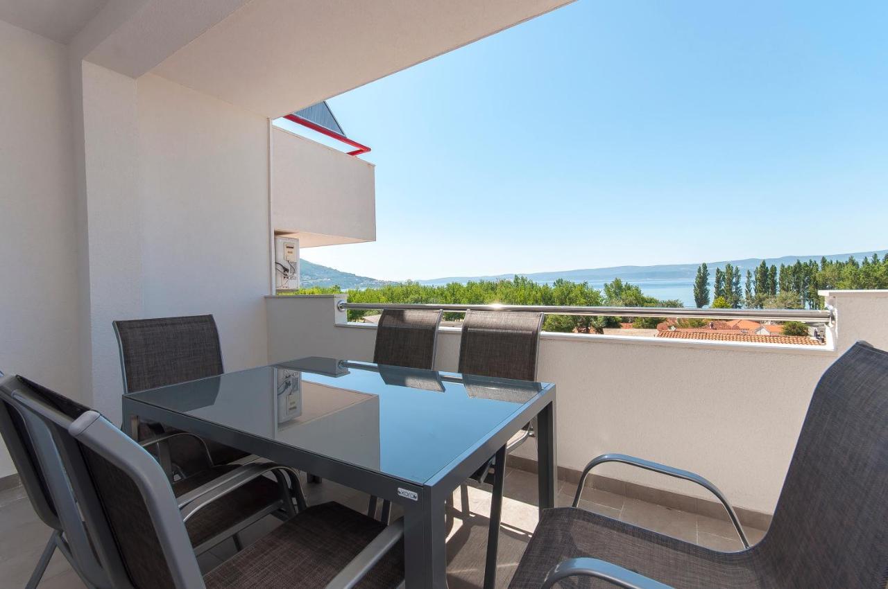 Apartman Mira- Оміш Екстер'єр фото