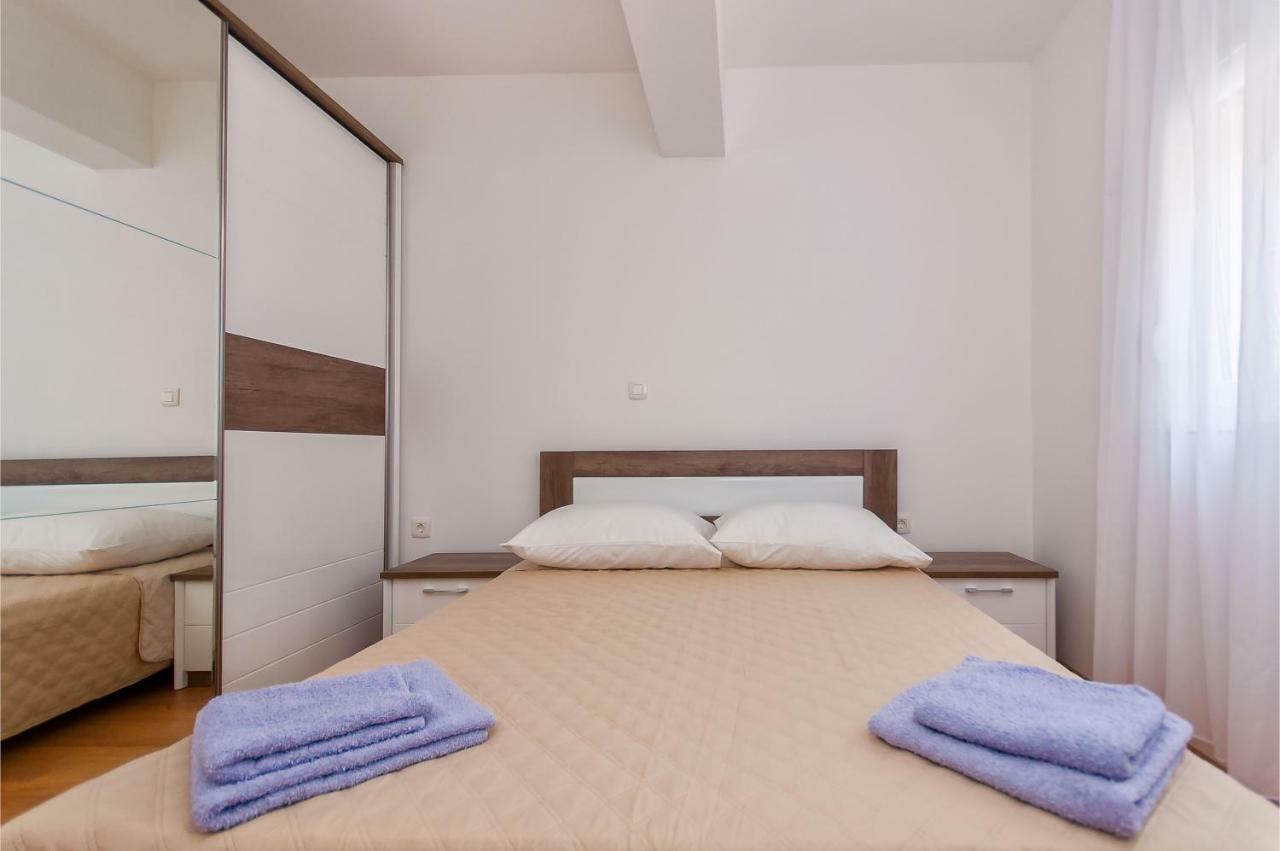 Apartman Mira- Оміш Екстер'єр фото