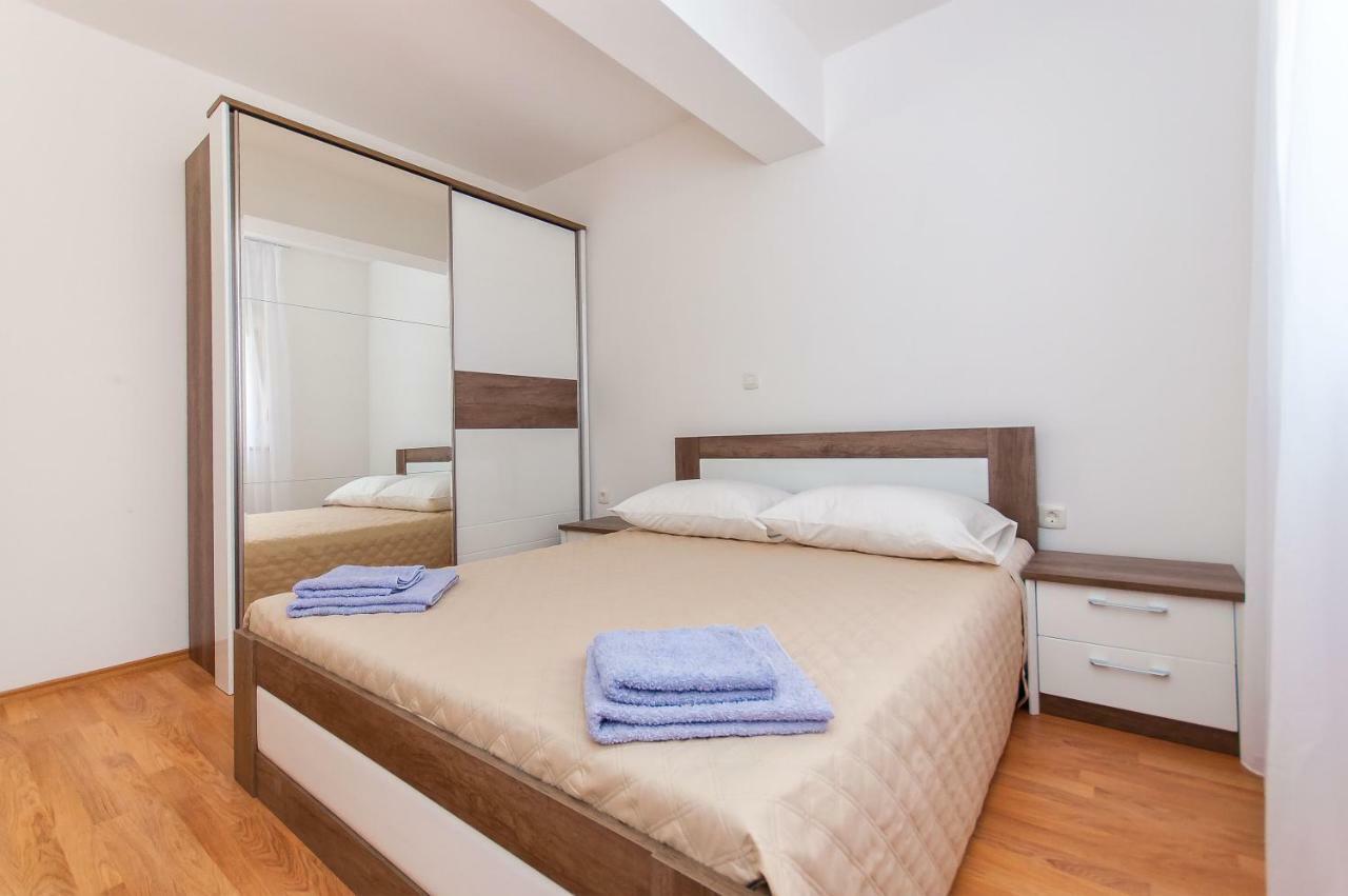Apartman Mira- Оміш Екстер'єр фото